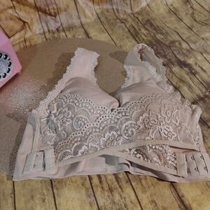 Lace Wireless Bralette - Beige Tan